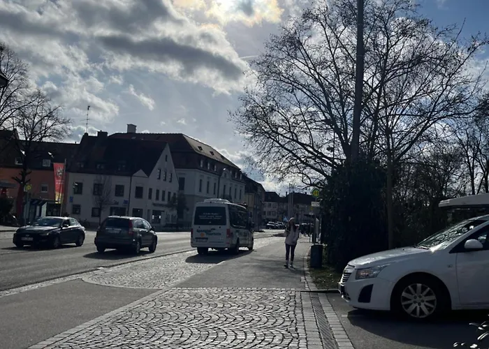 Zimmer Zum Vermieten Direkt An Der Donau Und Am Schloss